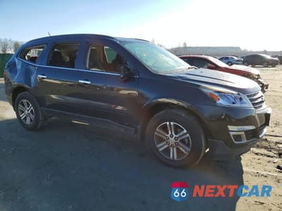 Czwarte zdjęcie samochodu z boku: 2017 CHEVROLET TRAVERSE LT VIN:1GNKRGKD1HJ326880 - miniatura