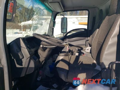 Zdjęcie 7 z 13 samochodu: 2024 ISUZU NPR BOX TRUCK VIN:54DB4W1D8RS201367 - miniatura