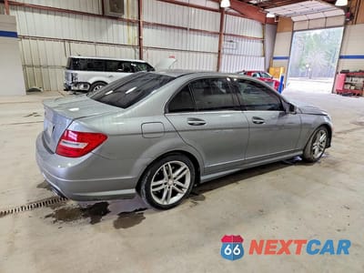 Trzecie zdjęcie samochodu z tyłu: 2014 MERCEDES-BENZ C 300 4MATIC VIN:WDDGF8AB8EG251638 - miniatura