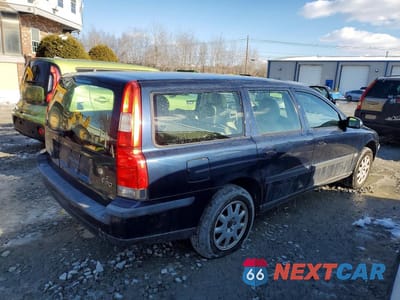 Trzecie zdjęcie samochodu z tyłu: 2002 VOLV V70 VIN:YV1SW61R522230738 - miniatura