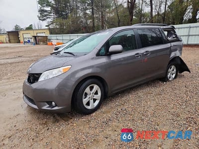 2017 TOYOTA SIENNA LE 8-PASSENGER 5TDKZ3DC7HS788756 - główne zdjęcie licytacji z USA - miniatura