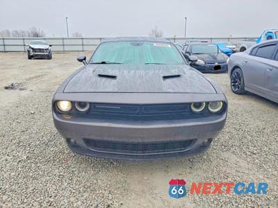 Piąte zdjęcie samochodu w środku: 2018 DODGE CHALLENGER SXT VIN:2C3CDZAG0JH260272 - miniatura