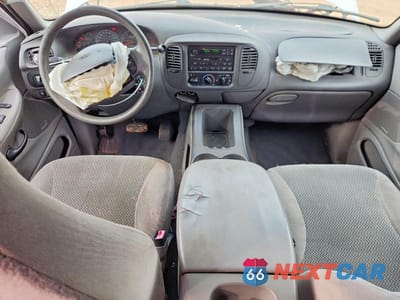 Zdjęcie 8 z 13 samochodu: 2000 FORD EXPEDITION XLT VIN:1FMRU1565YLA60022 - miniatura