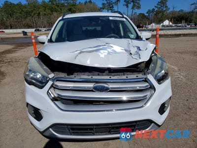 Piąte zdjęcie samochodu w środku: 2018 FORD ESCAPE SE VIN:1FMCU0GD3JUB47641 - miniatura