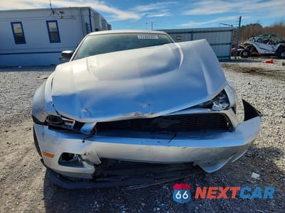 Piąte zdjęcie samochodu w środku: 2011 FORD MUSTANG VIN:1ZVBP8AM3B5153527 - miniatura