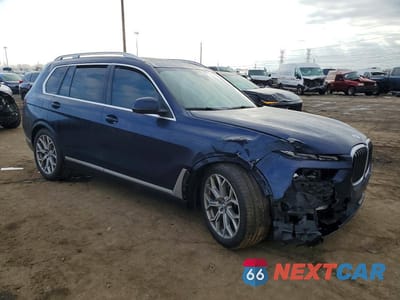 Czwarte zdjęcie samochodu z boku: 2023 BMW X7 XDRIVE40I VIN:5UX23EM01P9P59199 - miniatura