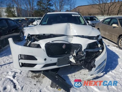Piąte zdjęcie samochodu w środku: 2019 JAGUAR F-PACE PREMIUM VIN:SADCJ2FXXKA610919 - miniatura