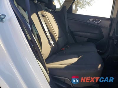 Zdjęcie 11 z 13 samochodu: 2024 KIA SPORTAGE LX VIN:KNDPUCDFXR7252037 - miniatura