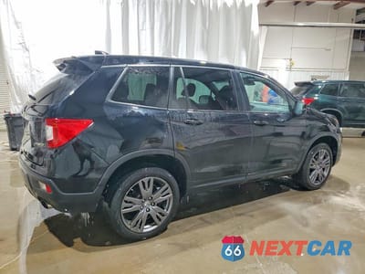 Trzecie zdjęcie samochodu z tyłu: 2021 HONDA PASSPORT EXL VIN:5FNYF8H58MB030418 - miniatura