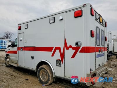 Drugie zdjęcie samochodu z przodu: 2021 FORD ECONOLINE E350 SD AMBULANCE VIN:1FDWE3FN1MDC18605 - miniatura