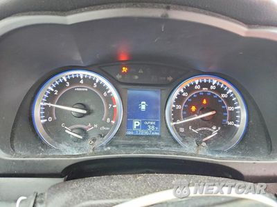 Zdjęcie 9 z 12 samochodu: 2015 TOYOTA HIGHLANDER LE VIN:5TDBKRFH1FS223934 - miniatura