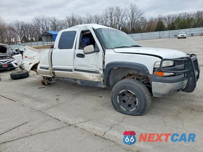 Czwarte zdjęcie samochodu z boku: 2000 CHEVROLET SILVERADO K1500 VIN:1GCEK19T9YE385334 - miniatura