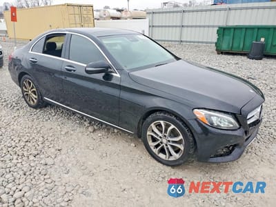 Czwarte zdjęcie samochodu z boku: 2017 MERCEDES-BENZ C 300 4MATIC VIN:55SWF4KB7HU200867 - miniatura