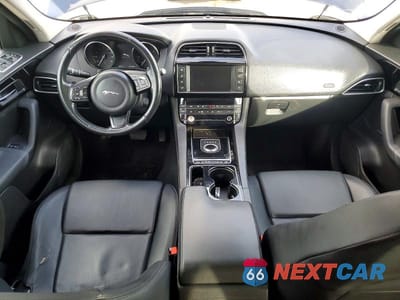 Zdjęcie 8 z 12 samochodu: 2017 JAGUAR F-PACE VIN:SADCS2BN0HA086268 - miniatura