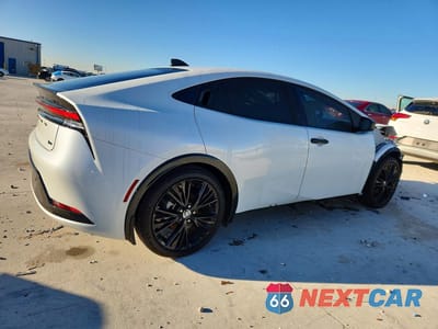 Trzecie zdjęcie samochodu z tyłu: 2025 TOYOTA PRIUS NIGHTSHADE VIN:JTDACAAU2S3060690 - miniatura