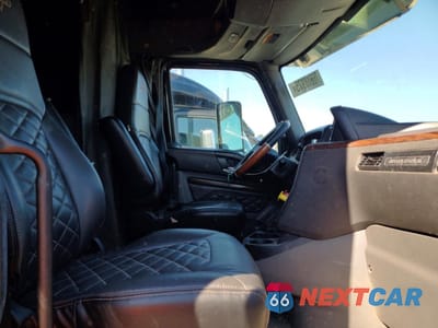 Piąte zdjęcie samochodu w środku: 2023 INTERNATIONAL HX520 SEMI TRUCK VIN:3HSPAAPR3PN410838 - miniatura