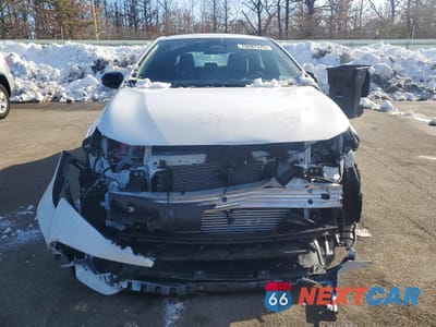 Piąte zdjęcie samochodu w środku: 2025 TOYOTA GR COROLLA PREMIUM VIN:JTNABAAE1SA021995 - miniatura