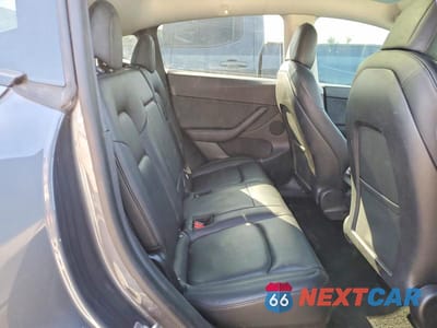 Zdjęcie 10 z 12 samochodu: 2021 TESLA MODEL Y VIN:5YJYGDEE4MF080629 - miniatura