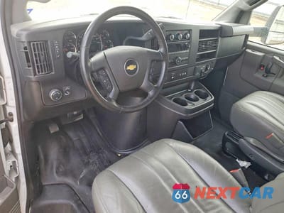 Zdjęcie 8 z 12 samochodu: 2022 CHEV EXPRESS G3500 VIN:1HA0GSF76NN012882 - miniatura