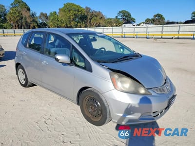 Czwarte zdjęcie samochodu z boku: 2013 HONDA FIT VIN:JHMGE8H36DC009558 - miniatura