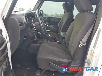 Zdjęcie 7 z 13 samochodu: 2016 JEEP WRANGLER UNLIMITED SPORT VIN:1C4BJWDG0GL311310 - miniatura