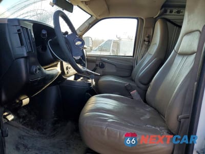 Zdjęcie 7 z 12 samochodu: 2013 CHEVROLET EXP G2500 VIN:1GCWGFBA5D1143251 - miniatura