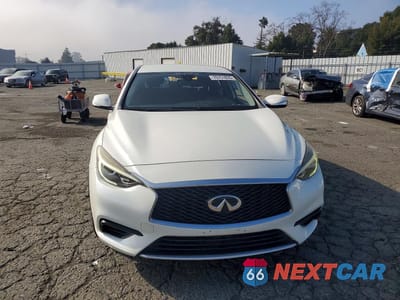 Piąte zdjęcie samochodu w środku: 2019 INFINITI QX30 PURE VIN:SJKCH5CP5KA010805 - miniatura