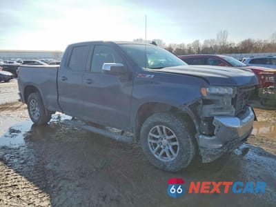 Czwarte zdjęcie samochodu z boku: 2020 CHEVROLET SILVERADO K1500 LT VIN:1GCRYDED5LZ338755 - miniatura