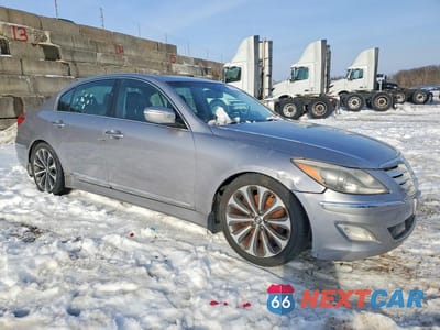 Czwarte zdjęcie samochodu z boku: 2013 HYUNDAI GENESIS 5.0L VIN:KMHGC4DH4DU221284 - miniatura