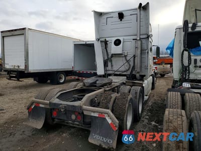 Czwarte zdjęcie samochodu z boku: 2007 VOLVO VN VNL - SEMI TRUCK VIN:4V4NC9GH07N458023 - miniatura