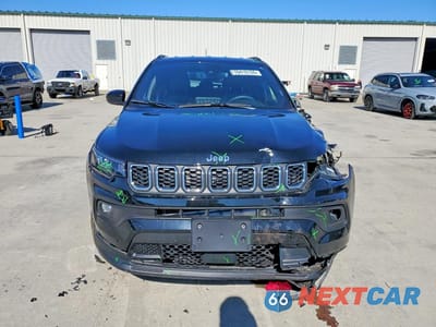 Piąte zdjęcie samochodu w środku: 2025 JEEP COMPASS LATITUDE VIN:3C4NJDBN1ST531345 - miniatura