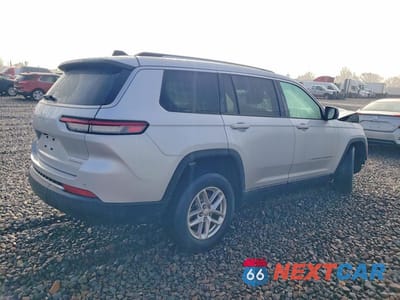 Trzecie zdjęcie samochodu z tyłu: 2023 JEEP GRAND CHEROKEE L LAREDO VIN:1C4RJKAG0P8809814 - miniatura