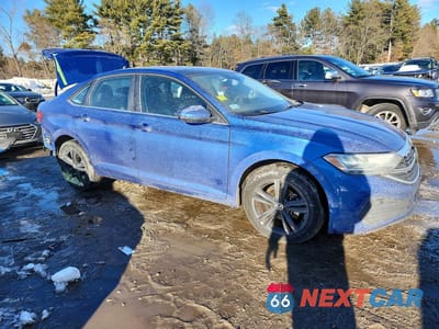 Czwarte zdjęcie samochodu z boku: 2024 VOLKSWAGEN JETTA SE VIN:3VW7M7BU5RM014835 - miniatura