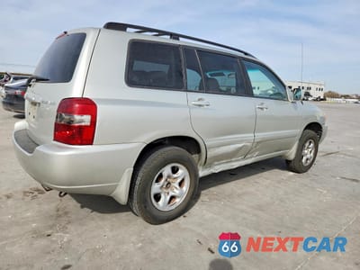 Trzecie zdjęcie samochodu z tyłu: 2004 TOYOTA HIGHLANDER BASE VIN:JTEDD21A540094239 - miniatura
