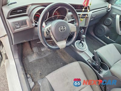Zdjęcie 8 z 12 samochodu: 2014 SCION TC VIN:JTKJF5C75E3069189 - miniatura