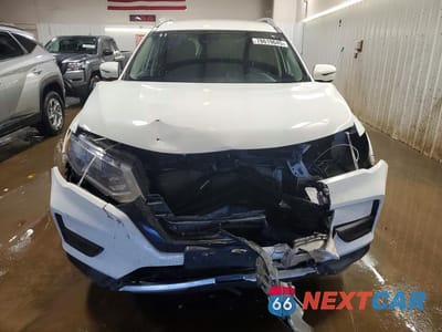 Piąte zdjęcie samochodu w środku: 2020 NISSAN ROGUE SV VIN:5N1AT2MV0LC744645 - miniatura