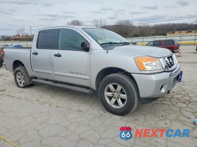Czwarte zdjęcie samochodu z boku: 2013 NISSAN TITAN S VIN:1N6AA0EJ7DN302734 - miniatura