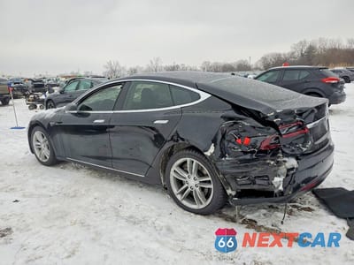 Drugie zdjęcie samochodu z przodu: 2015 TESLA MODEL S VIN:5YJSA1E27FF119731 - miniatura