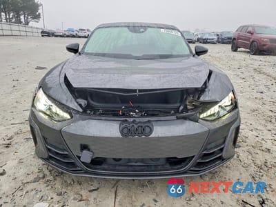 Piąte zdjęcie samochodu w środku: 2024 AUDI RS E-TRON GT VIN:WAUBHBFW8R7901384 - miniatura