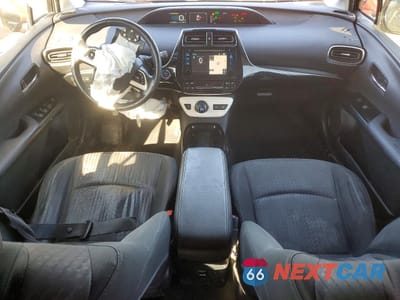 Zdjęcie 8 z 14 samochodu: 2018 TOYOTA PRIUS THREE VIN:JTDKARFU8J3064503 - miniatura