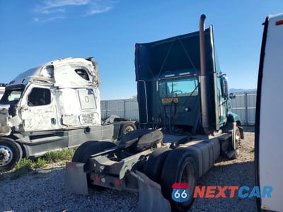 Czwarte zdjęcie samochodu z boku: 2017 MACK CXU613 SEMI TRUCK VIN:1M1AW01X4HM009853 - miniatura