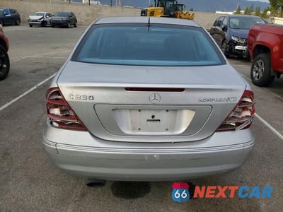 Zdjęcie 6 z 12 samochodu: 2005 MERCEDES-BENZ C 230K SPORT SEDAN VIN:WDBRF40J85F616991 - miniatura