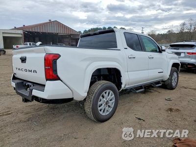 Trzecie zdjęcie samochodu z tyłu: 2026 TOYOTA TACOMA DOUBLE CAB VIN:3TMLB5JN1TM215113 - miniatura