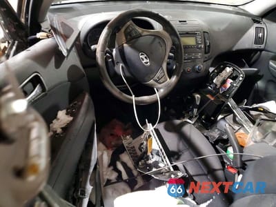 Zdjęcie 8 z 11 samochodu: 2010 HYUNDAI ELANTRA TOURING SE VIN:KMHDC8AE1AU072901 - miniatura