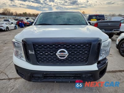 Piąte zdjęcie samochodu w środku: 2018 NISSAN TITAN S 4WD 5.6L V8 CREW CAB VIN:1N6AA1EJ8JN537760 - miniatura
