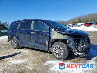 Czwarte zdjęcie samochodu z boku: 2025 TOYOTA SIENNA XLE VIN:5TDYSKFC2SS164294 - miniatura