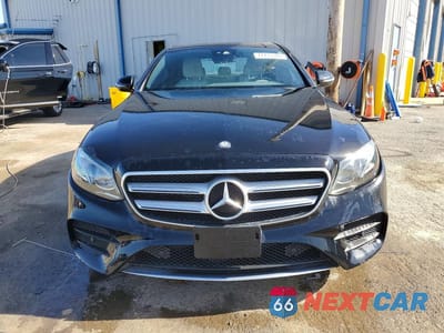 Piąte zdjęcie samochodu w środku: 2017 MERCEDES-BENZ E 300 VIN:WDDZF4JB7HA027883 - miniatura