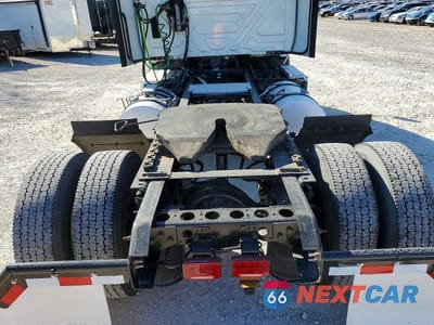 Zdjęcie 6 z 10 samochodu: 2019 INTERNATIONAL RH613 SEMI TRUCK VIN:3HSDXTZN3KN554891 - miniatura