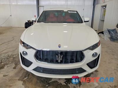 Piąte zdjęcie samochodu w środku: 2019 MASERATI LEVANTE GTS VIN:ZN661ZUA8KX315622 - miniatura