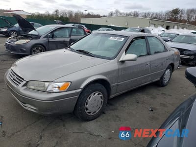 1998 TOYOTA CAMRY CE 4T1BG22K3WU270254 - główne zdjęcie licytacji z USA - miniatura